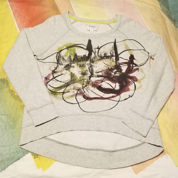 Neiman Marcus Tops - Neiman Marcus gray hi-lo graphic sweatshirt